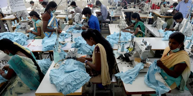 Tiruppur Knitwear Exports Decline 4.92% in FY26 Amid Tariff-Related Uncertainty